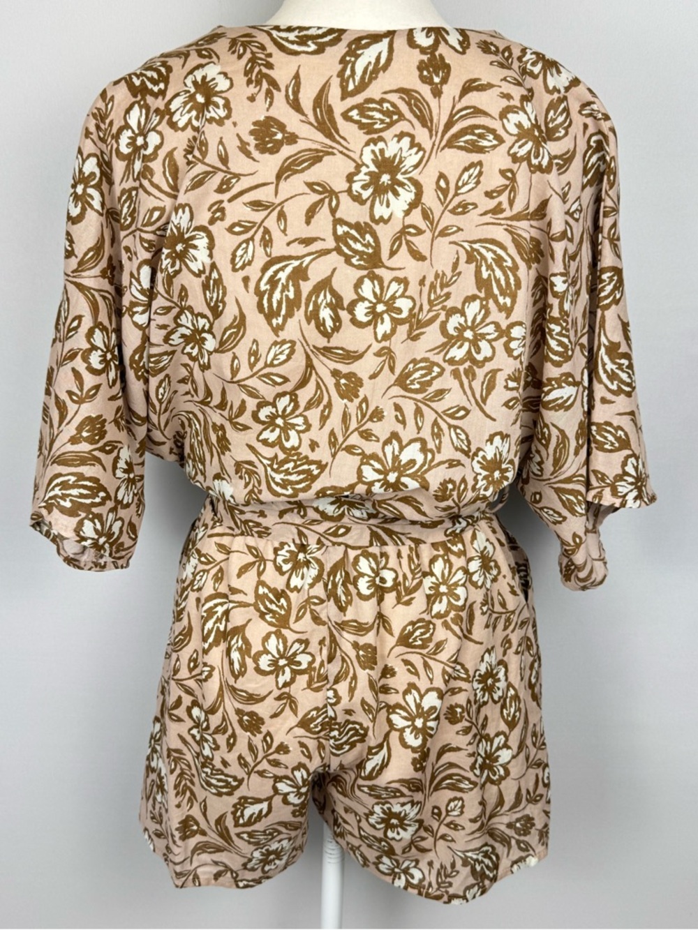 New Baltic Born Connor Romper Taupe Floral Short Sleeves Belted Pockets Small - Picture 8 of 11